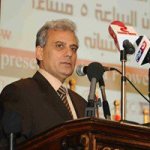 الفتوى (722): لماذا عُدَّت ألفاظ العقود كـ (بعت، واشتريت) جملاً إنشائية غير طلبية؟